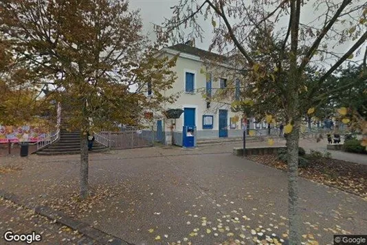 Commercial properties for rent i Évry - Photo from Google Street View