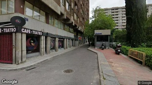 Bedrijfsruimtes te huur i Madrid Tetuán - Foto uit Google Street View