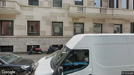 Bedrijfsruimtes te huur i Milaan Zona 1 - Centro storico - Foto uit Google Street View