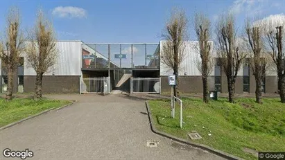 Bedrijfsruimtes te koop in Amsterdam Westpoort - Foto uit Google Street View