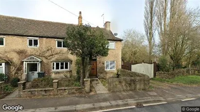 Bedrijfsruimtes te koop in Stamford - Lincolnshire - Foto uit Google Street View