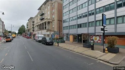 Bedrijfsruimtes te huur in London SW19 - Foto uit Google Street View