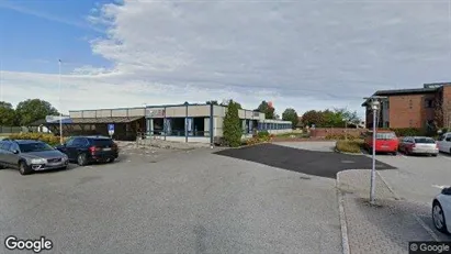 Bedrijfsruimtes te koop in Aukra - Foto uit Google Street View