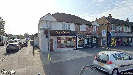 Bedrijfsruimtes te huur i Walton-on-Thames - Surrey - Foto uit Google Street View