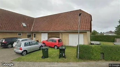 Bedrijfsruimtes te koop in Løsning - Foto uit Google Street View