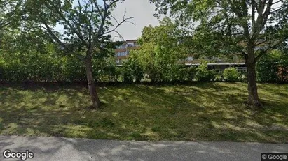 Bedrijfsruimtes te huur in Flen - Foto uit Google Street View