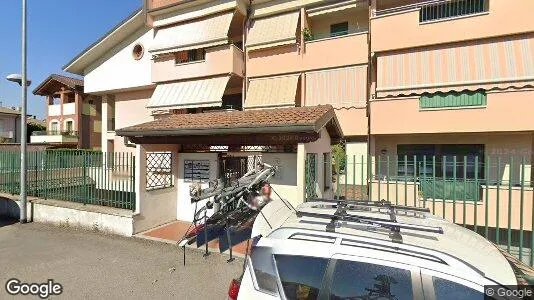 Commercial properties for rent i Lainate - Photo from Google Street View