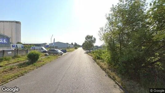 Bedrijfsruimtes te huur i Senec - Foto uit Google Street View