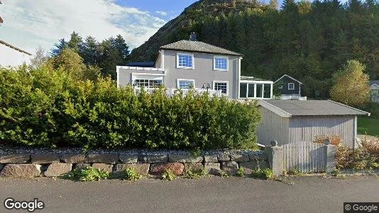 Magazijnen te koop i Herøy - Foto uit Google Street View