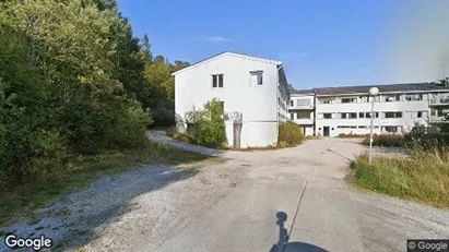 Bedrijfsruimtes te koop in Hitra - Foto uit Google Street View