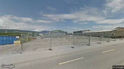 Warehouses for rent in Neuenburg - Photo from Google Street View